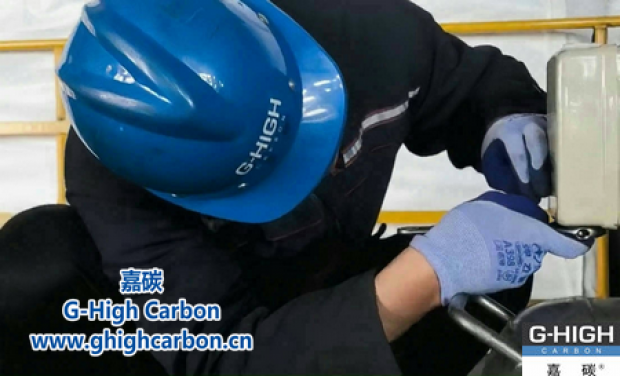 嘉碳生產線上的細節(jié)堅守